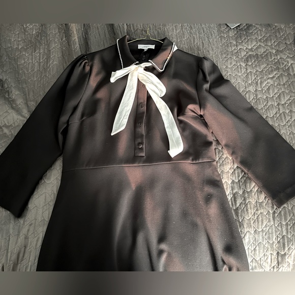 NWT black dress. Size 12.(fits medium) - Picture 2 of 4